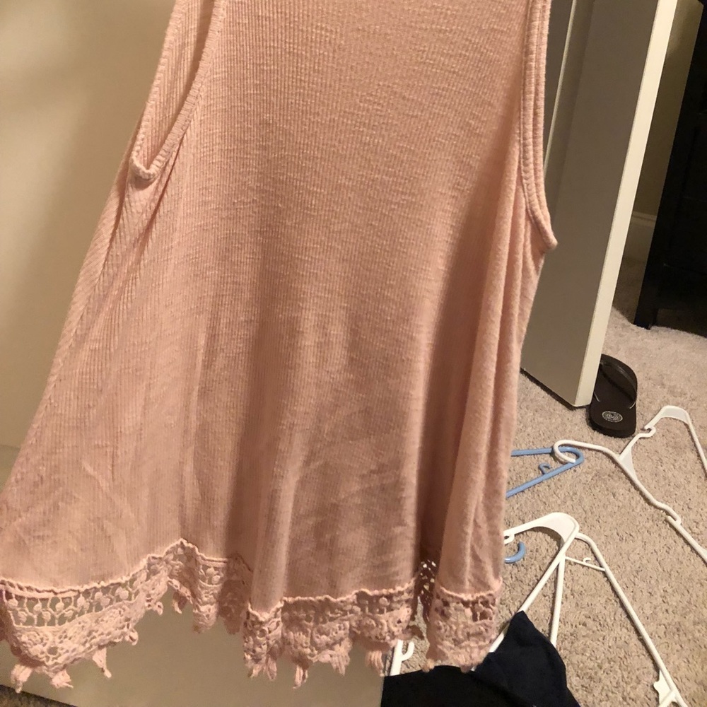 Pac sun peach me to we lace tank